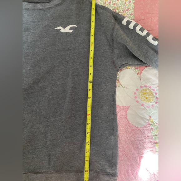 Hollister Sweater - Picture 4 of 5